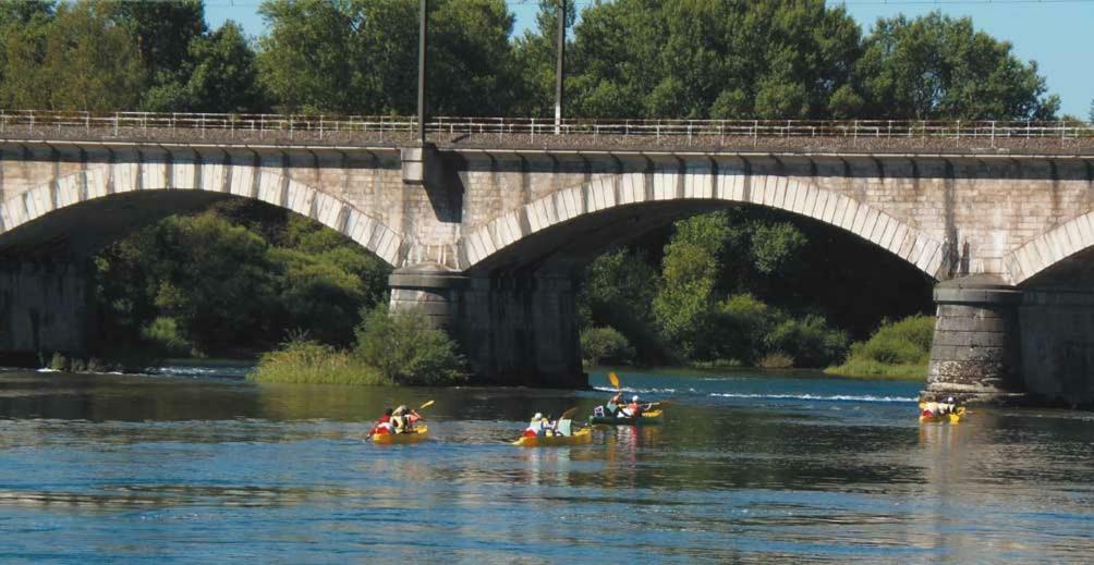 Apartament Maison D'Architecte Au Bord De L'Eau Pont-dʼAin Zewnętrze zdjęcie